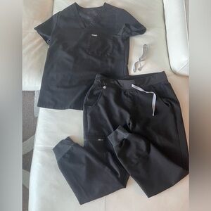 Figs Black Scrub Set with Top and Pants